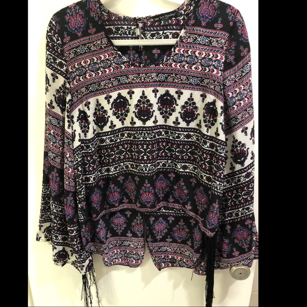 Boho bell sleeved fringe flowy back top